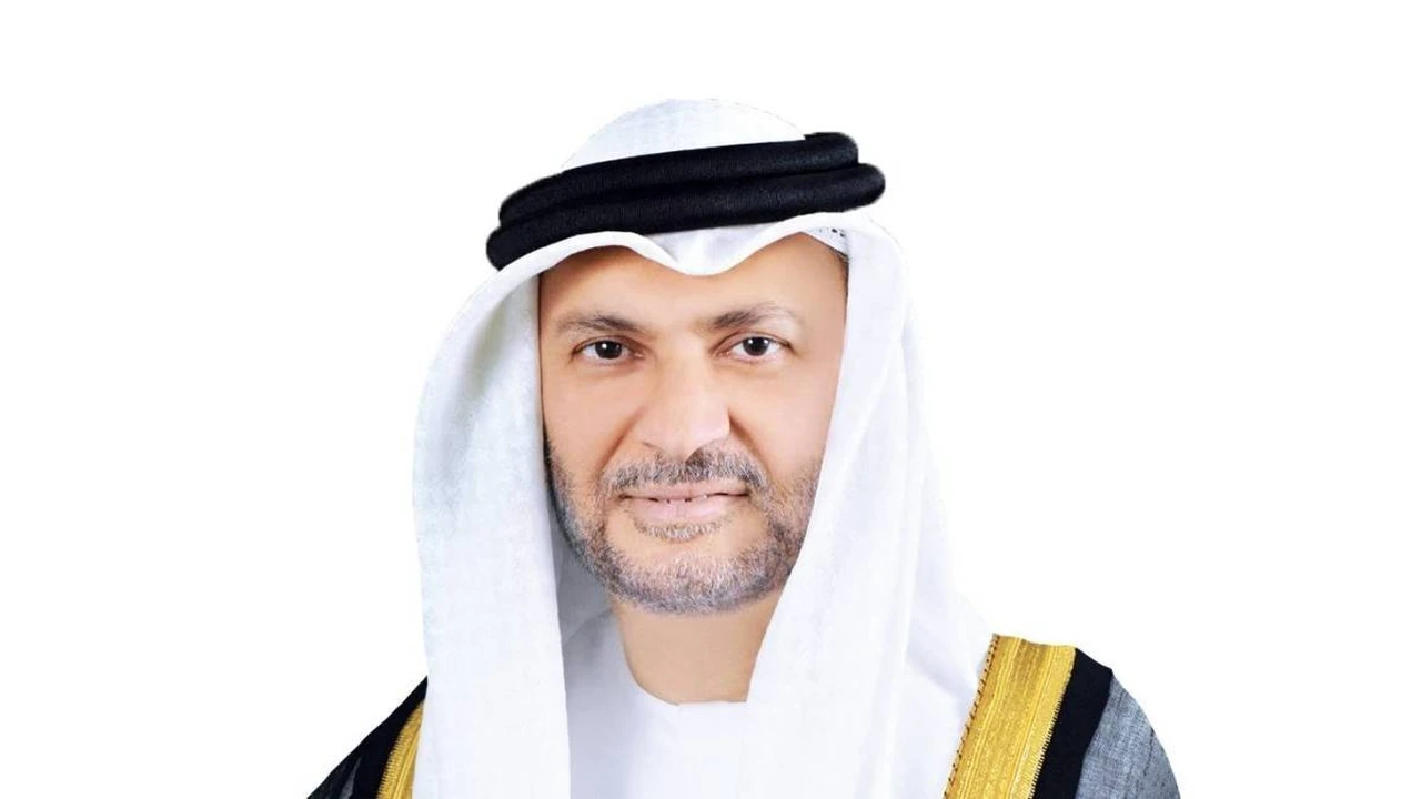 الإمارات تتجاوز التحديات بثقة وفق أنور قرقاش